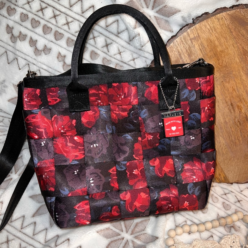 Harvey’s seatbelt bags Rosa floral pattern bag.